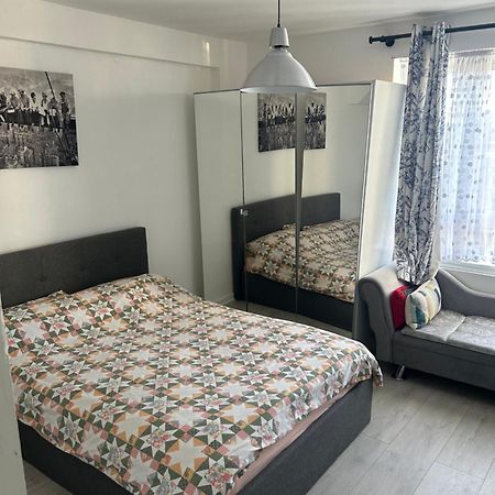 Cosy 2-Bedroom Flat In Finsbury Park, Modern, Convenient & Close To Central London! 외부 사진