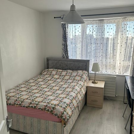Cosy 2-Bedroom Flat In Finsbury Park, Modern, Convenient & Close To Central London! 외부 사진