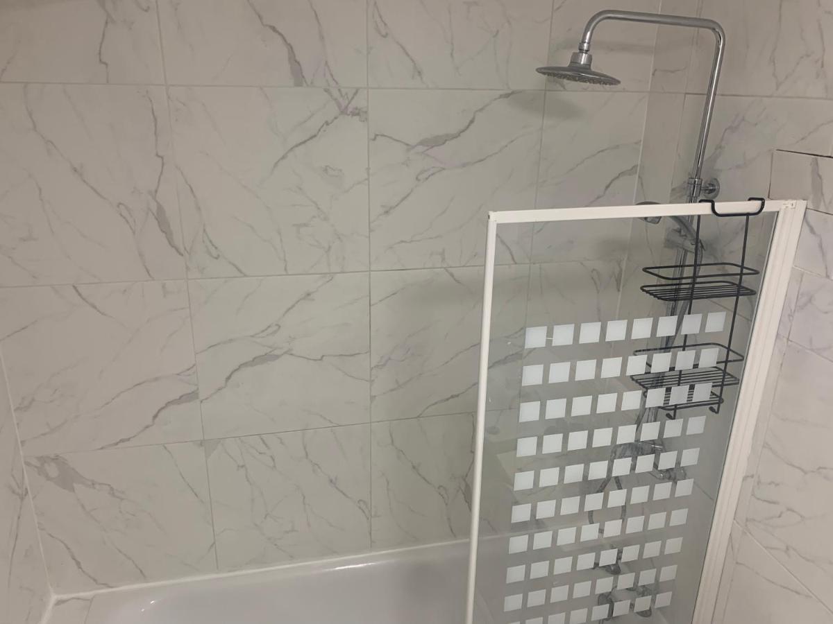 Cosy 2-Bedroom Flat In Finsbury Park, Modern, Convenient & Close To Central London! 외부 사진
