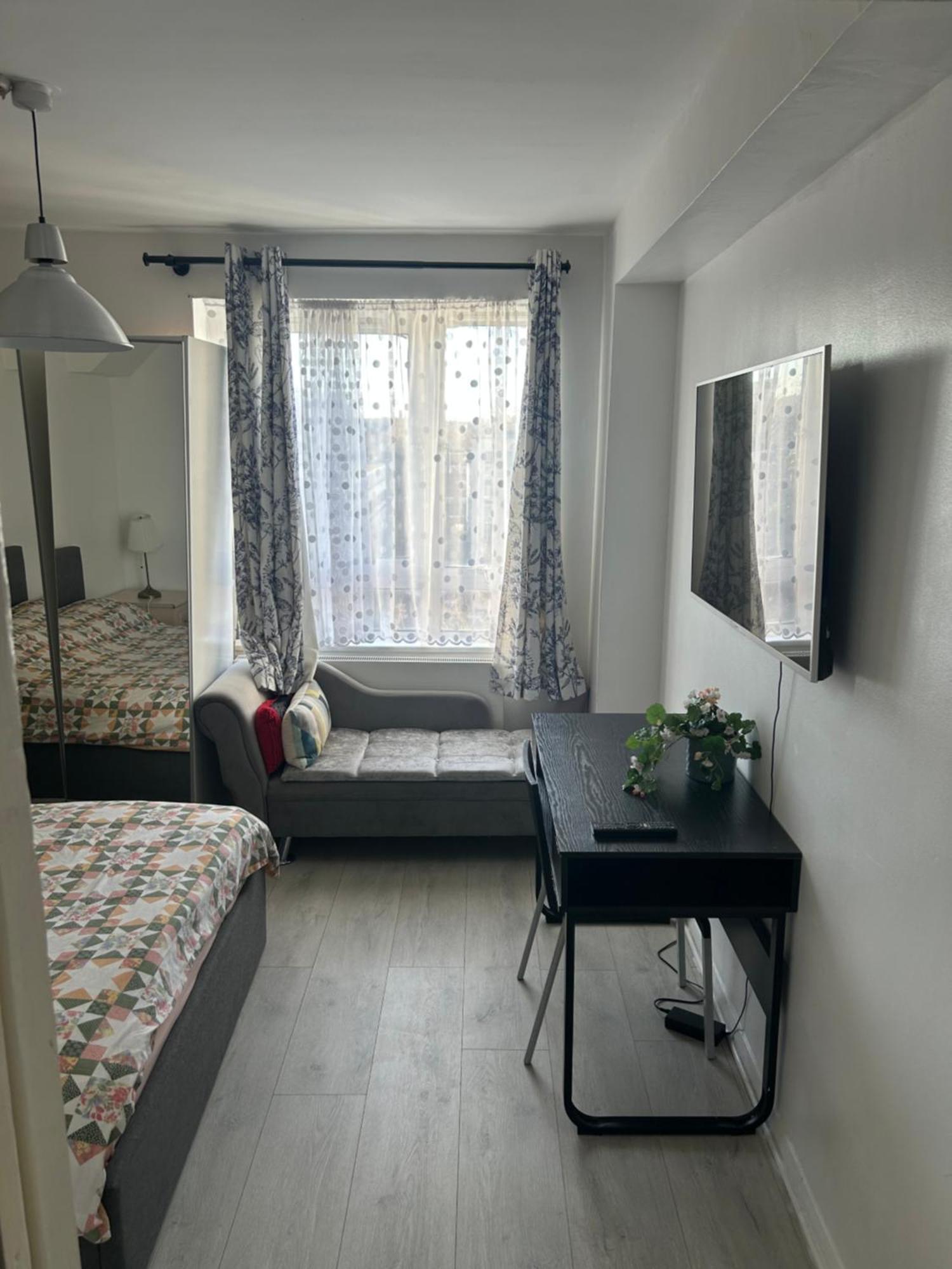 Cosy 2-Bedroom Flat In Finsbury Park, Modern, Convenient & Close To Central London! 외부 사진