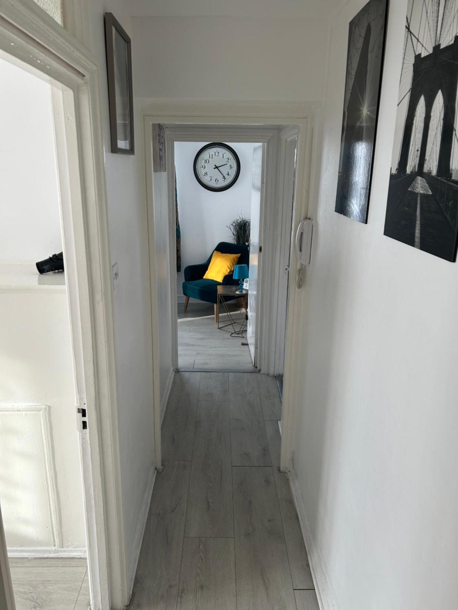 Cosy 2-Bedroom Flat In Finsbury Park, Modern, Convenient & Close To Central London! 외부 사진